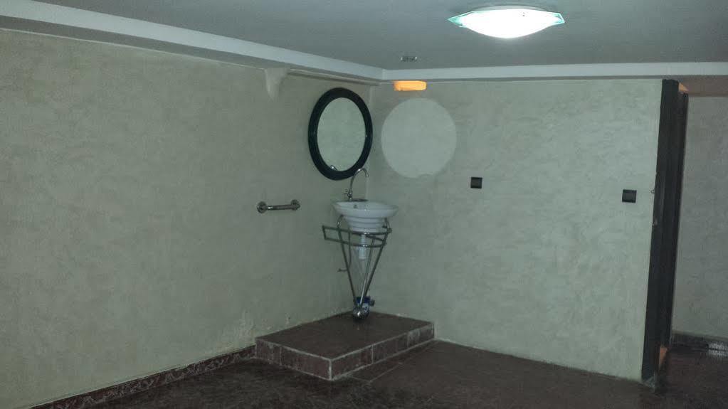 Hotel Aswan Oujda Eksteriør billede